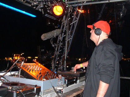 Dave Pearce at the Radio 1 stage at Homelands 2003