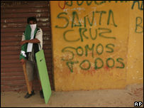 Santa Cruz'da bir gösterici