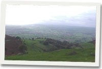 Mae Dyffryn Clwyd yn derbyn llawer llai o law