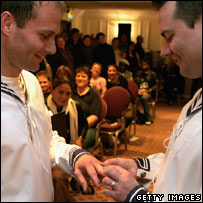 زوج های همجنس گرا در بريتانيا سالهاست در انتظار اين قانون بوده اند