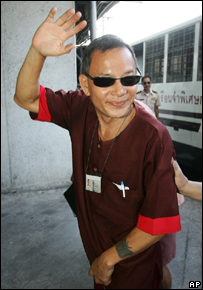 Ông Lý Tống được dẫn vô tòa