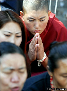 Người Tây Tạng lưu vong cầu nguyện ở Khathmandu