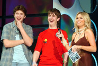 Sarra Elgan gyda'r enillwyr