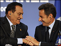 French President Nicolas Sarkozy (right) with Egypt's President and summit co-chairman Hosni Mubarak