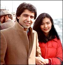 فرهمند و همسرش تومايو