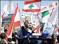 Tropas sírias deixam o Líbano