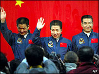 Ba nhà du hành vũ trụ Nhiếp Hải Thắng, Dương Lợi Vĩ và Địch Chí Cương