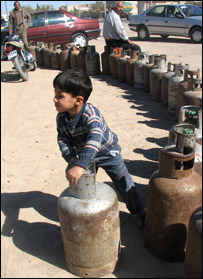 خطربالون گاز در دکان