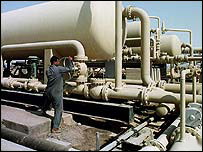 Irak'ta bir petrol tesisi