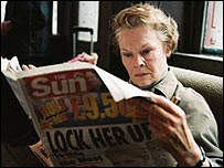 جودی دنش در فیلم یادداشت هایی در باره یک رسوایی