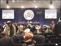 کار جلسه علنی لويه جرگه قانون اساسی از ظهر روز جمعه تا صبح شنبه، تعطيل اعلام شد