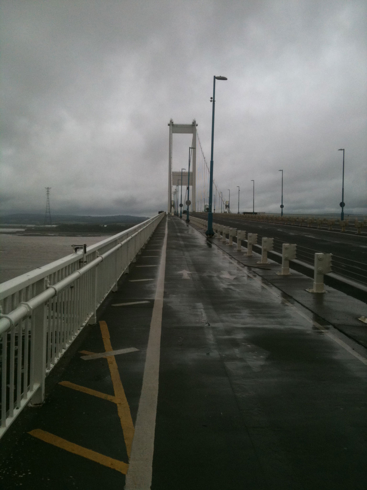 The footpath alongside the old Severn bridge