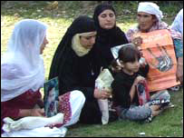 लापता व्यक्तियों की पत्नियां