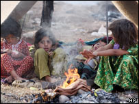 امدادی کیمپوں میں موجود بچے