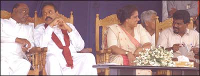 From L to R: Chief Minister Berty Dissanayake, PM Rajapakse, President Kumaratunga and Agriculture Minister Anura Dissananayake