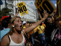 Anayasaya hayır gösterisi