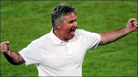 Ông Guss Hiddink