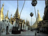 Chùa Shwedagon gần nơi xảy ra vụ đánh bom
