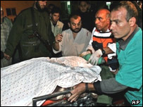 انتقال زخمی به بيمارستان بيت حانون