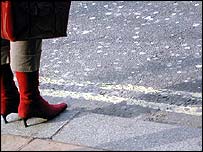 Žvýkačky na chodníku