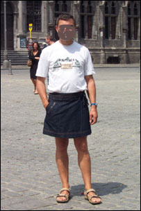 Yeolo, membro da associação francesa 'Hommes en Jupe'