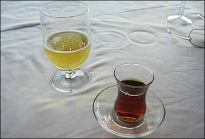 علت رفتن به آنتاليا ( چائی و آبجو)