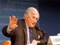 عالمی بینک کے صدر جیمز ولفینسنز