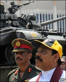 General Fonseka (l) with President Rajapaksa