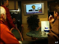 Sírios vêem entrevista de Rasmussen em Damasco