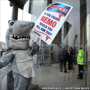 Greenpeace tuna protest