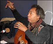 Blues guitarist Michael Powers 