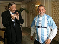 O presidente argentino, Néstor Kirchner e o presidente Lula