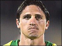 Tiền vệ Edmilson 