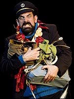 Stephen Finegold as Capt Haddock (c) Johan Persson