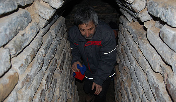 Hamid in Ahmad Yassavi's hermit hole