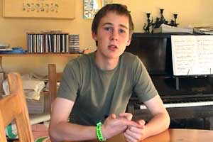 Tom prefers ducks to chickens.