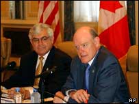 Americký ministr financí John Snow