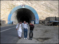 ځوانان په سالنګ کې