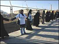 ورزشکاران زن در اطراف تاسيسات اتمی اصفهان