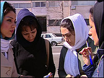 Kadınlar imza topluyor