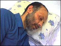 اکبر گنجی در اعتصاب غذا در اوین