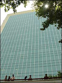 ساختمان سايه در خيابان وليعصر