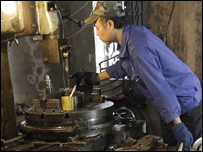 Một thợ tiện ở Hà Đông