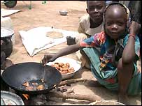 Sudan'ın darfur bölgesinden bir çocuk 