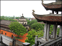 Cảnh nhìn từ gác chuông của Giáo đường ở Phát Diệm