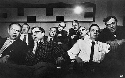 آلی جانستون پنجمین نفر از چپ