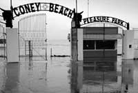 Traeth Coney (llun:Michael Bosanko)