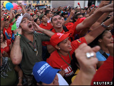 Partidarios del presidente Chávez celebran el inicio de campaña. 