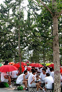 Voluntarios durante un momento de descanso