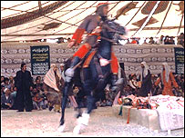 فيلم های برنامه از ميان آثاری محصول هشتاد سال پيش تا امسال برگزيده شده اند 